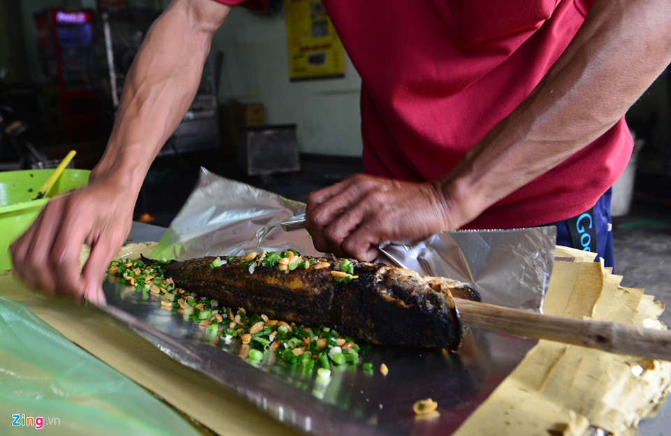 Chủ quán Sài Gòn nướng 3.000 cá lóc bán ngày Thần Tài